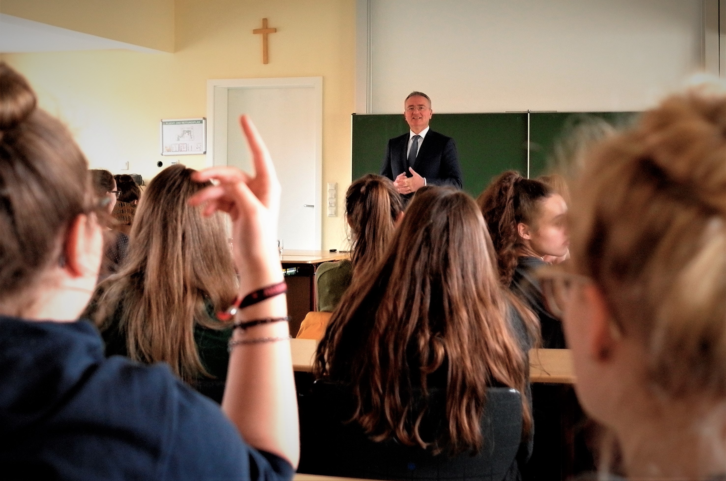 Unterrichtsstunde mit MdL Dr. Harald Schwartz am Dr. Johanna-Decker-Gymnasium Amberg